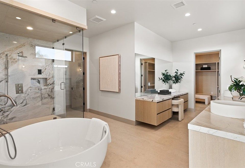 Newport Beach, California, 92663, United States, 5 Bedrooms Bedrooms, ,5 BathroomsBathrooms,Residential,Forsale,2009211