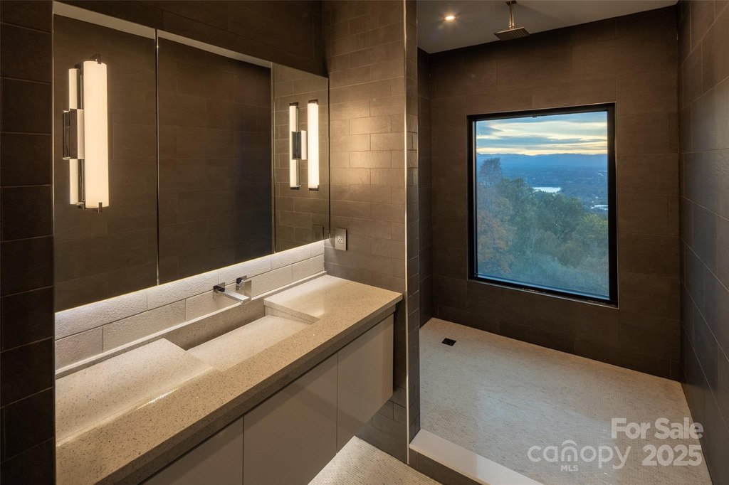 Asheville, North Carolina, 28804, United States, 3 Bedrooms Bedrooms, ,3.5 BathroomsBathrooms,Residential,Forsale,2011989