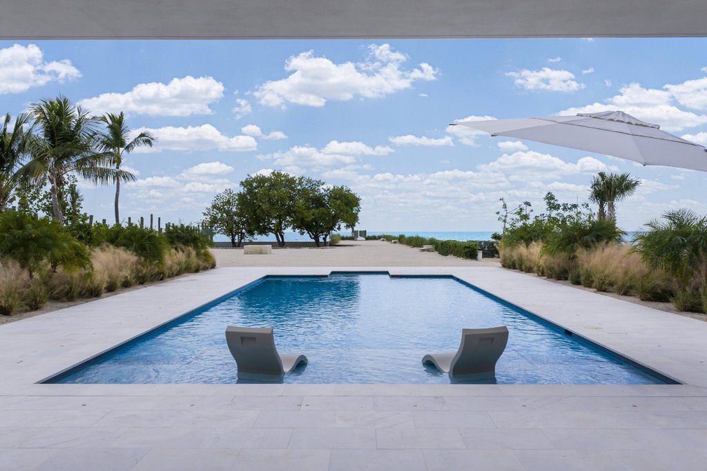 ISLAMORADA, Florida, 33036, United States, 5 Bedrooms Bedrooms, ,5.5 BathroomsBathrooms,Residential,Forsale,2011125