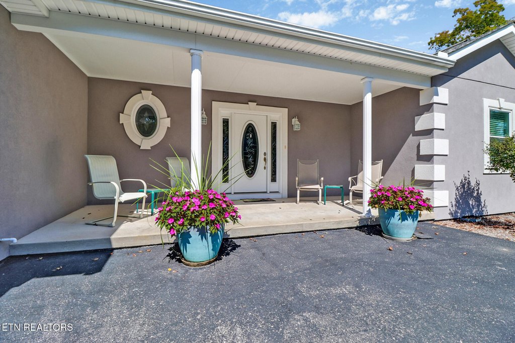 Crossville, Tennessee, 38572, United States, 3 Bedrooms Bedrooms, ,3.5 BathroomsBathrooms,Residential,Forsale,1968515