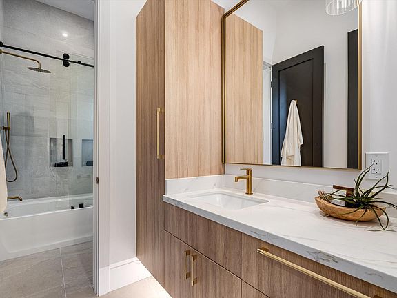 Healdsburg, California, 95448, United States, 5 Bedrooms Bedrooms, ,4 BathroomsBathrooms,Residential,Forsale,2004748