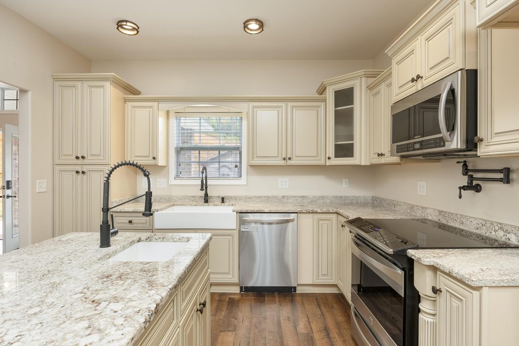 Trenton, Georgia, 30752, United States, 5 Bedrooms Bedrooms, ,4.5 BathroomsBathrooms,Residential,Forsale,2004699