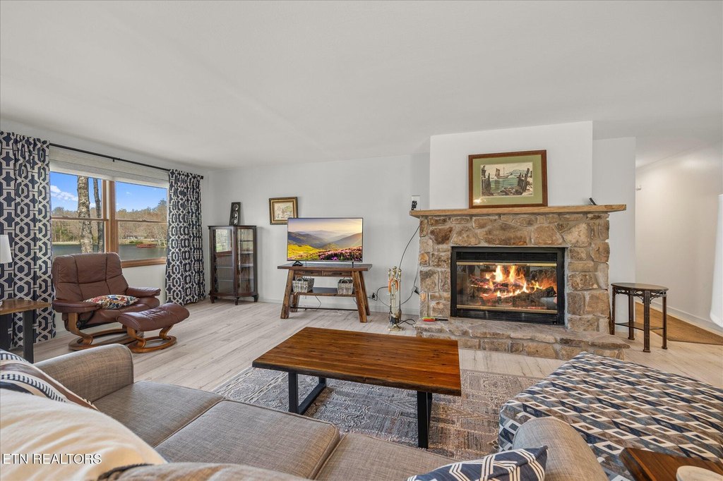 Crossville, Tennessee, 38558, United States, 3 Bedrooms Bedrooms, ,2 BathroomsBathrooms,Residential,Forsale,1907879