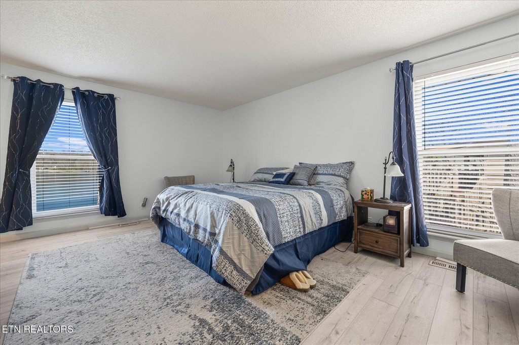 Crossville, Tennessee, 38558, United States, 3 Bedrooms Bedrooms, ,2 BathroomsBathrooms,Residential,Forsale,1907879