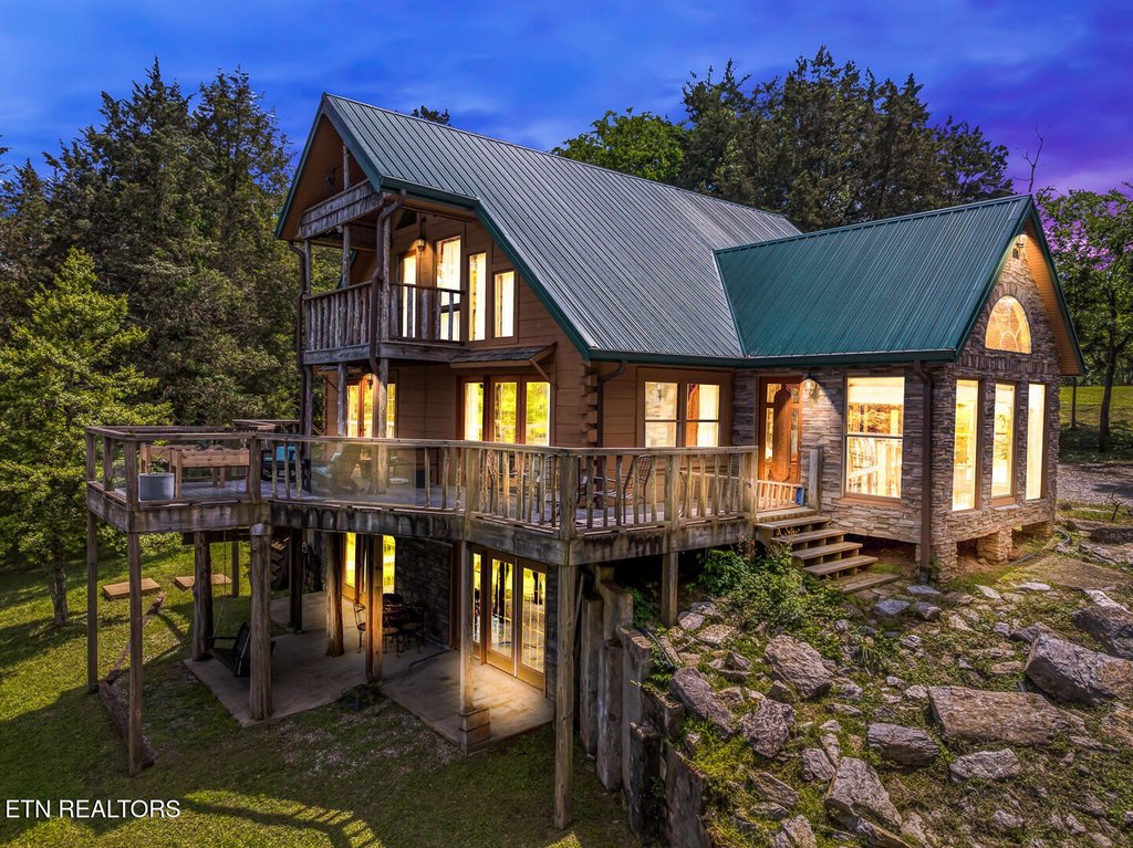 Louisville, Tennessee, 37777, United States, 2 Bedrooms Bedrooms, ,2 BathroomsBathrooms,Residential,Forsale,1893780