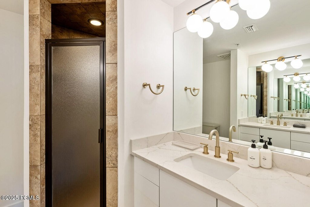 Park City, Utah, 84060, United States, 2 Bedrooms Bedrooms, ,2.5 BathroomsBathrooms,Residential,Forsale,2004734