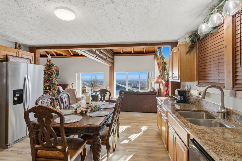 White Pine, Tennessee, 37890, United States, 3 Bedrooms Bedrooms, ,3.5 BathroomsBathrooms,Residential,Forsale,2012711