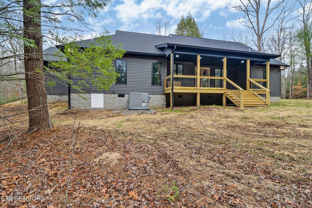 Jamestown, Tennessee, 38556, United States, 3 Bedrooms Bedrooms, ,2 BathroomsBathrooms,Residential,Forsale,2010945