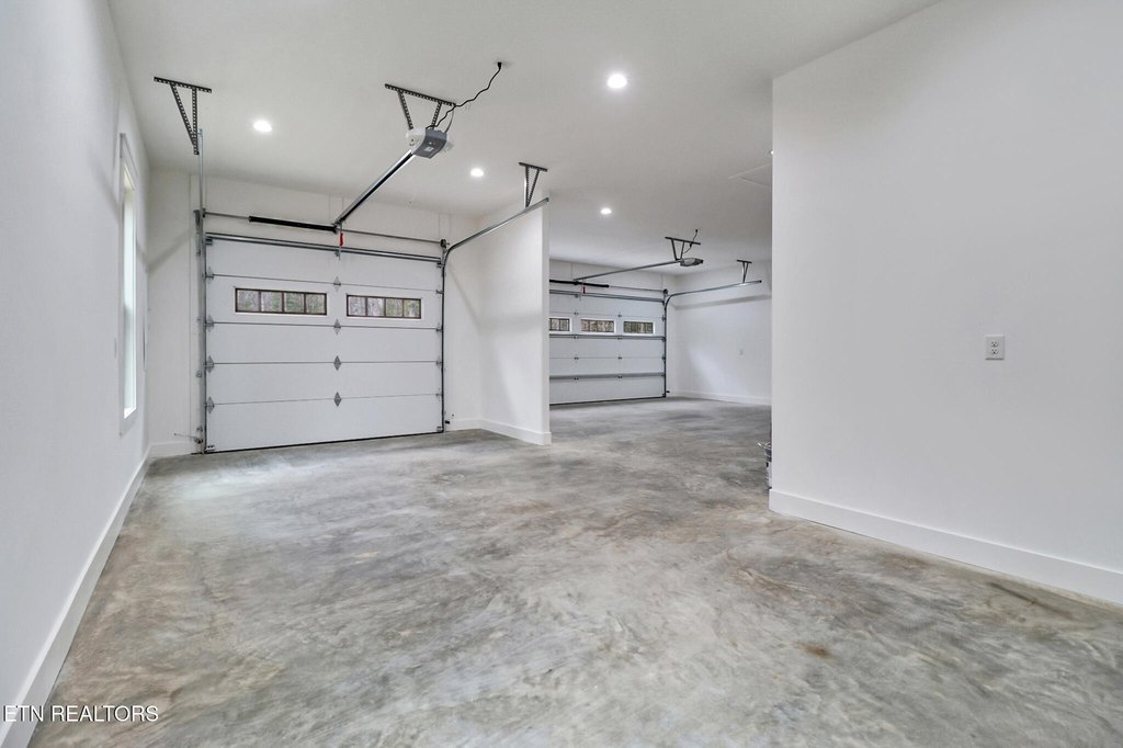 Jamestown, Tennessee, 38556, United States, 3 Bedrooms Bedrooms, ,2 BathroomsBathrooms,Residential,Forsale,2010945