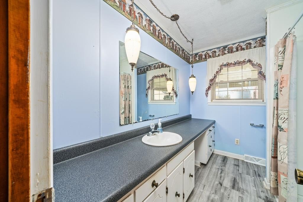 Monroe, Tennessee, 38573, United States, 3 Bedrooms Bedrooms, ,1.5 BathroomsBathrooms,Residential,Forsale,2010937