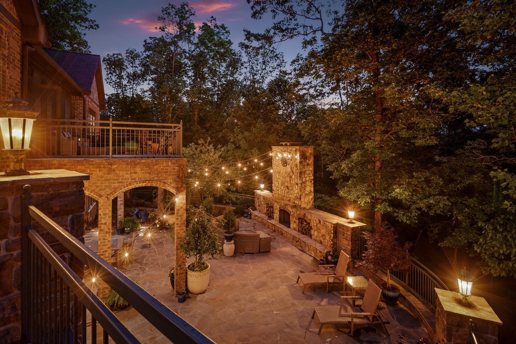 Signal Mountain, Tennessee, 37377, United States, 6 Bedrooms Bedrooms, ,6.5 BathroomsBathrooms,Residential,Forsale,1922158