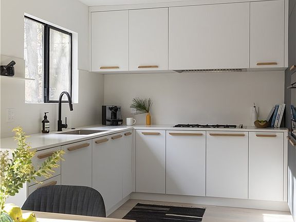 Lake Arrowhead, California, 92352, United States, 3 Bedrooms Bedrooms, ,3 BathroomsBathrooms,Residential,Forsale,2004866