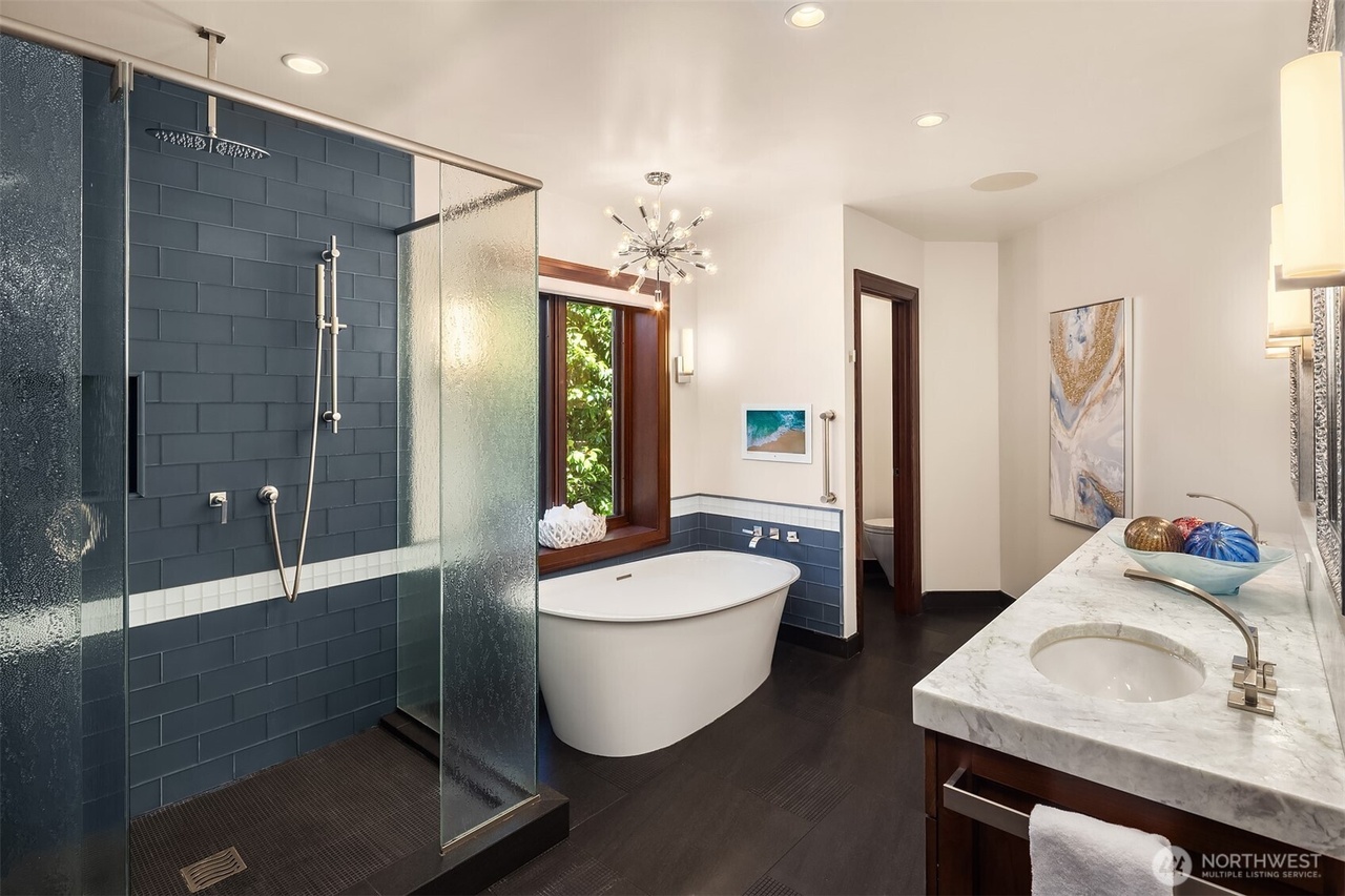 Mukilteo, Washington, 98275, United States, 4 Bedrooms Bedrooms, ,4 BathroomsBathrooms,Residential,Forsale,2009203