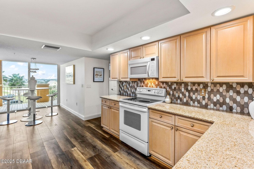 Daytona Beach Shores, Florida, 32118, United States, 3 Bedrooms Bedrooms, ,3 BathroomsBathrooms,Residential,Forsale,1990137