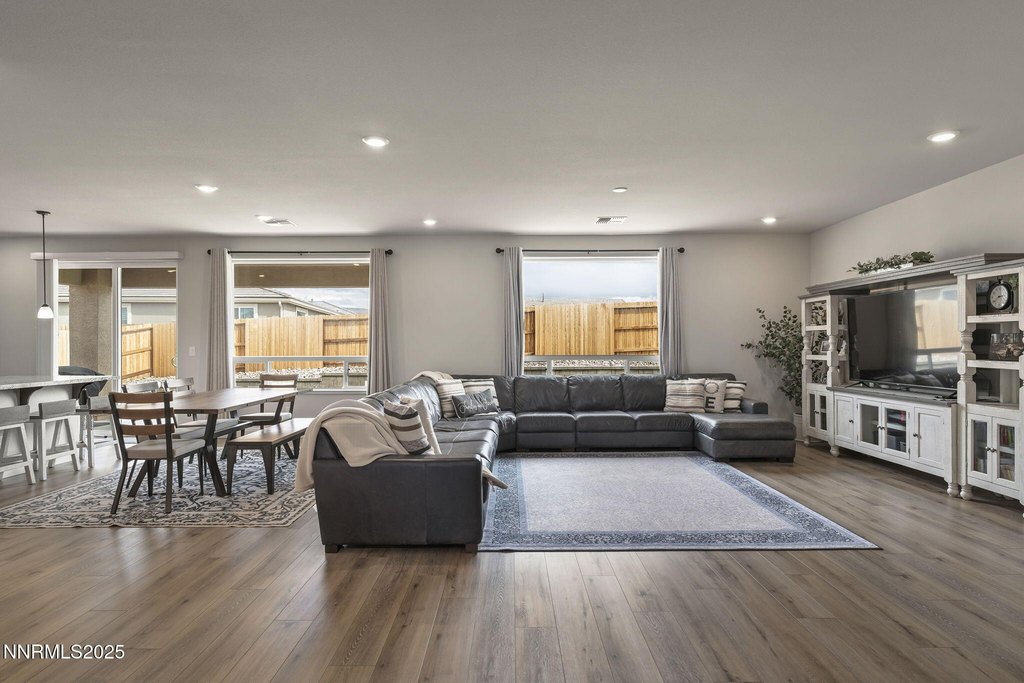 Sparks, Nevada, 89441, United States, 3 Bedrooms Bedrooms, ,2 BathroomsBathrooms,Residential,Forsale,1954160