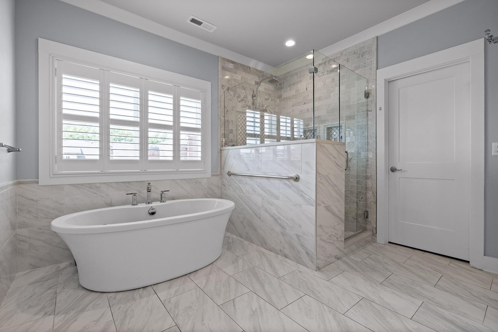 Chattanooga, Tennessee, 37403, United States, 4 Bedrooms Bedrooms, ,4.5 BathroomsBathrooms,Residential,Forsale,1922205