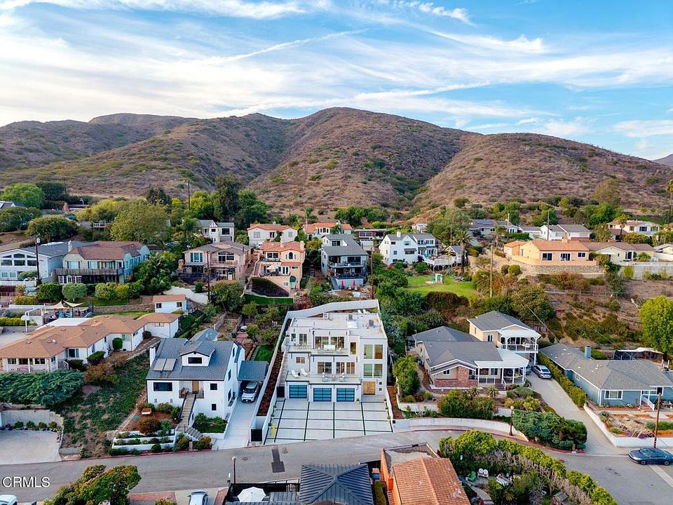 Ventura, California, 93001, United States, 4 Bedrooms Bedrooms, ,1.5 BathroomsBathrooms,Residential,Forsale,1963632