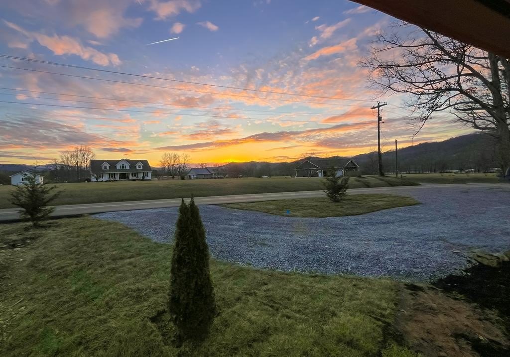 Sevierville, Tennessee, 37862, United States, 3 Bedrooms Bedrooms, ,2 BathroomsBathrooms,Residential,Forsale,1973585