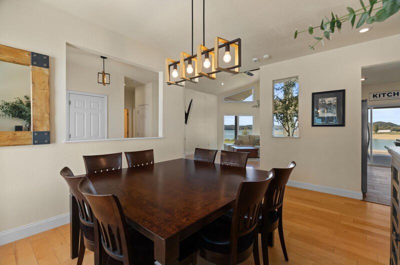 Dandridge, Tennessee, 37725, United States, 5 Bedrooms Bedrooms, ,4.5 BathroomsBathrooms,Residential,Forsale,1962203