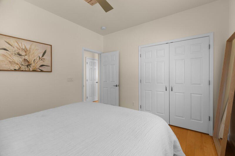 Dandridge, Tennessee, 37725, United States, 5 Bedrooms Bedrooms, ,4.5 BathroomsBathrooms,Residential,Forsale,1962203