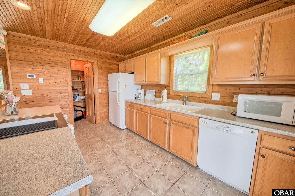 Hatteras, North Carolina, 27943, United States, 3 Bedrooms Bedrooms, ,2.5 BathroomsBathrooms,Residential,Forsale,1964367