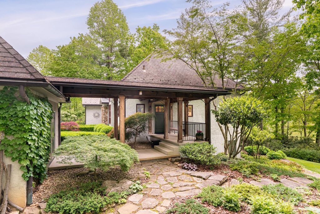 Arden, North Carolina, 28704, United States, 3 Bedrooms Bedrooms, ,2.5 BathroomsBathrooms,Residential,Forsale,1985991