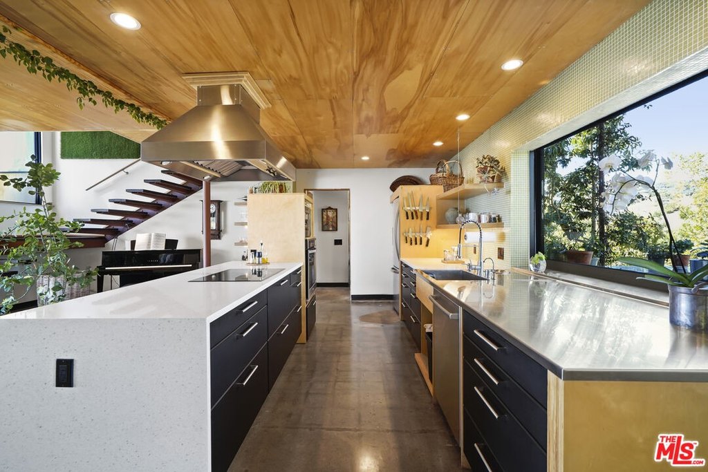 Malibu, California, 90265, United States, 3 Bedrooms Bedrooms, ,2.5 BathroomsBathrooms,Residential,Forsale,2001436