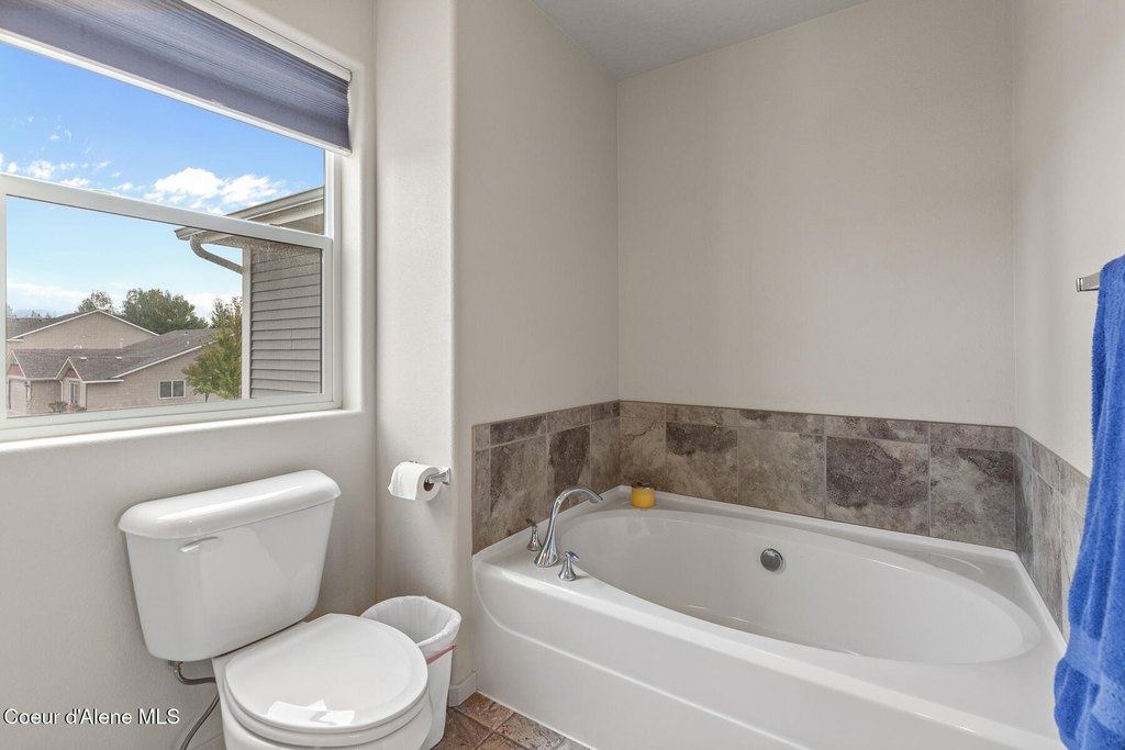 Coeur d'Alene, Idaho, 83815, United States, 3 Bedrooms Bedrooms, ,2.5 BathroomsBathrooms,Residential,Forsale,1984583