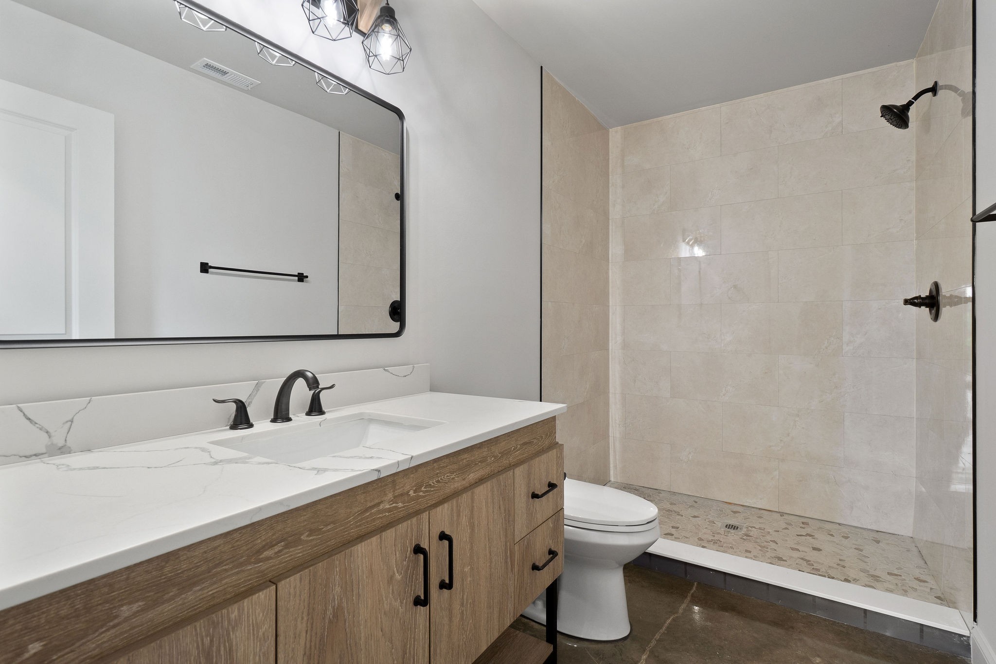 Dowelltown, Tennessee, 37059, United States, 4 Bedrooms Bedrooms, ,3 BathroomsBathrooms,Residential,Forsale,1999477