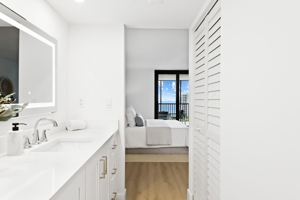 Highland Beach, Florida, 33487, United States, 2 Bedrooms Bedrooms, ,2 BathroomsBathrooms,Residential,Forsale,1929752