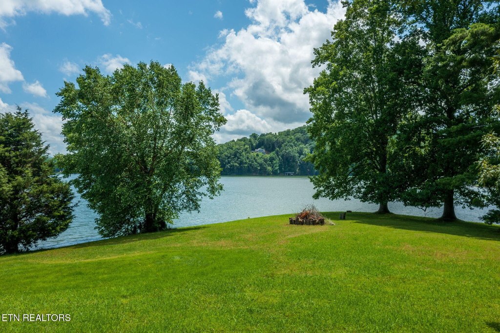 Rockwood, Tennessee, 37854, United States, 3 Bedrooms Bedrooms, ,1 BathroomBathrooms,Residential,Forsale,1893804