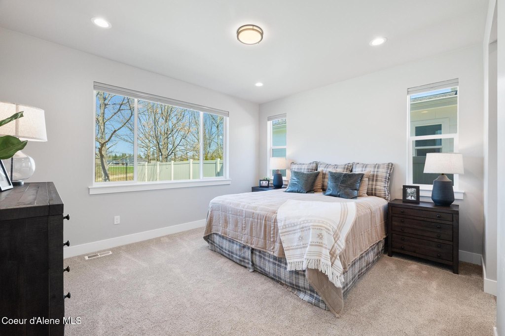 Sandpoint, Idaho, 83864, United States, 4 Bedrooms Bedrooms, ,3.5 BathroomsBathrooms,Residential,Forsale,1946357