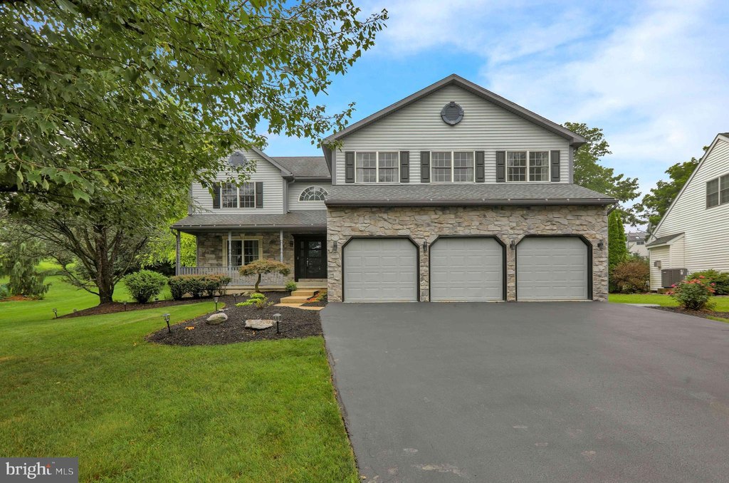 SINKING SPRING, Pennsylvania, 19608, United States, 6 Bedrooms Bedrooms, ,3.5 BathroomsBathrooms,Residential,Forsale,2009568