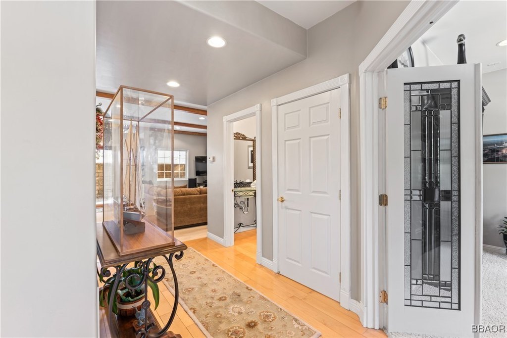 Lake Arrowhead, California, 92317, United States, 4 Bedrooms Bedrooms, ,4 BathroomsBathrooms,Residential,Forsale,1886288