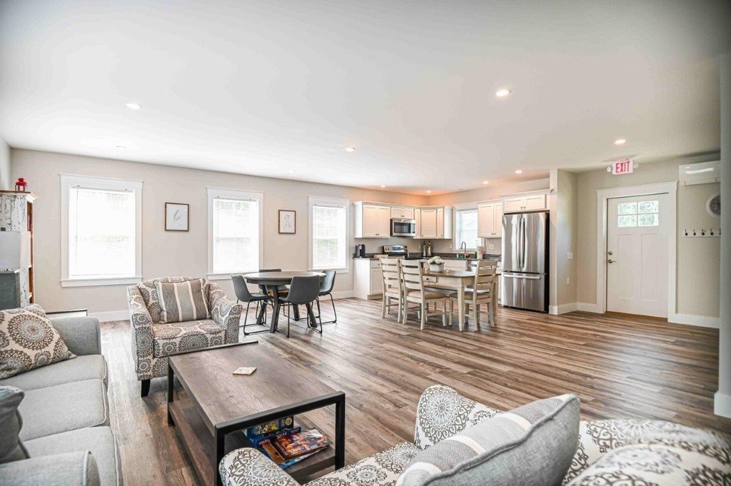 Wells, Maine, 04090, United States, 2 Bedrooms Bedrooms, ,2.5 BathroomsBathrooms,Residential,Forsale,1968471