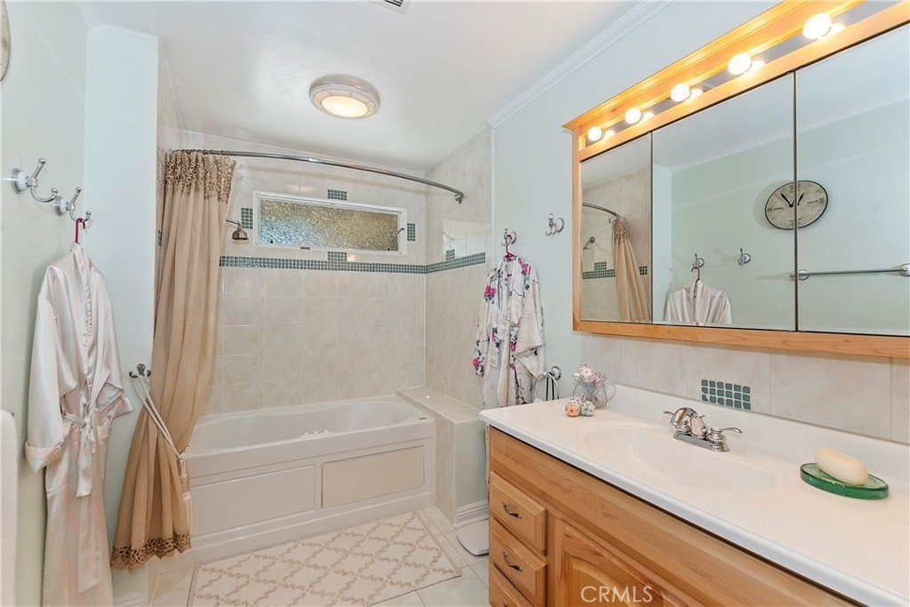 Crestline, California, 92325, United States, 3 Bedrooms Bedrooms, ,2 BathroomsBathrooms,Residential,Forsale,2013198