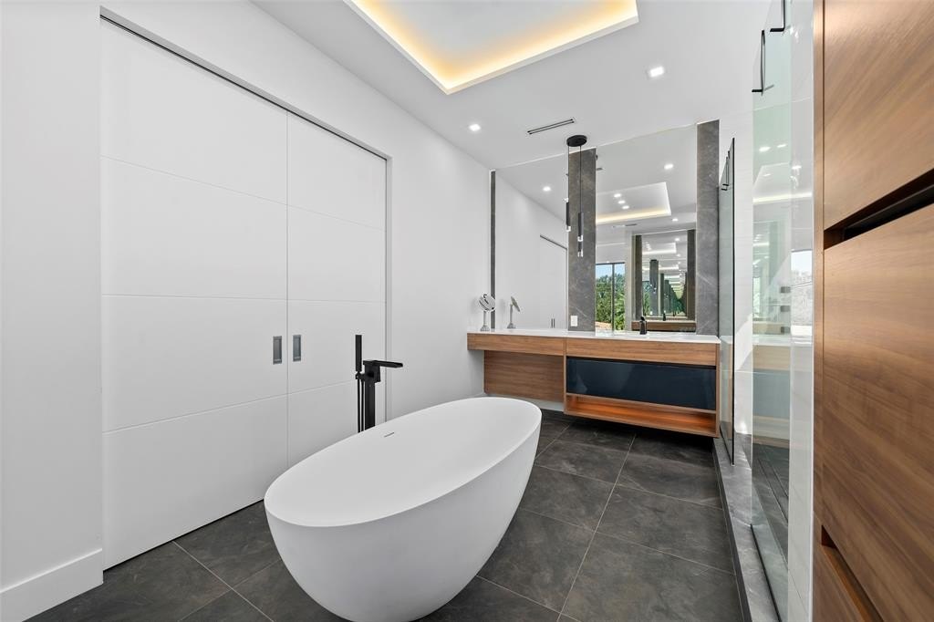 Lighthouse Point, Florida, 33064, United States, 5 Bedrooms Bedrooms, ,5.5 BathroomsBathrooms,Residential,Forsale,2011622