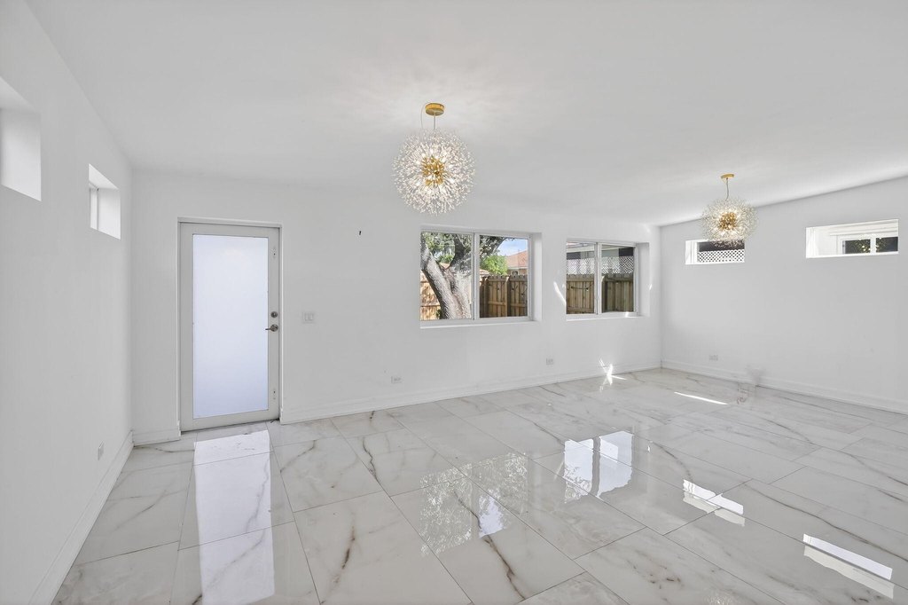 Hollywood, Florida, 33019, United States, 3 Bedrooms Bedrooms, ,2 BathroomsBathrooms,Residential,Forsale,2009886