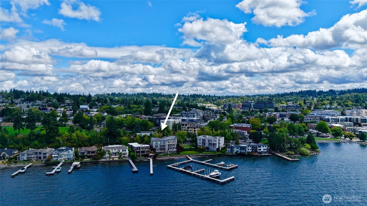 Kirkland, Washington, 98033, United States, 3 Bedrooms Bedrooms, ,3 BathroomsBathrooms,Residential,Forsale,1965877