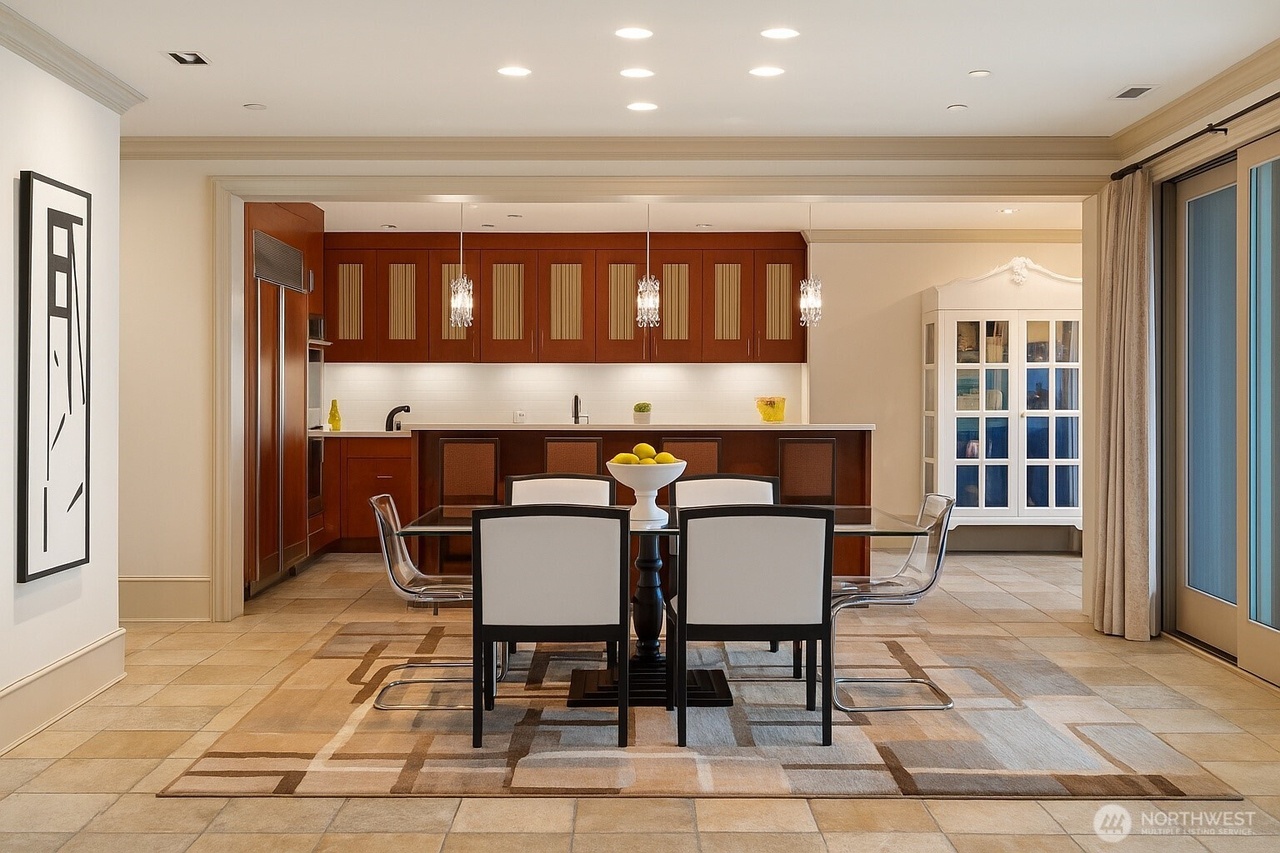 Kirkland, Washington, 98033, United States, 3 Bedrooms Bedrooms, ,3 BathroomsBathrooms,Residential,Forsale,1965877