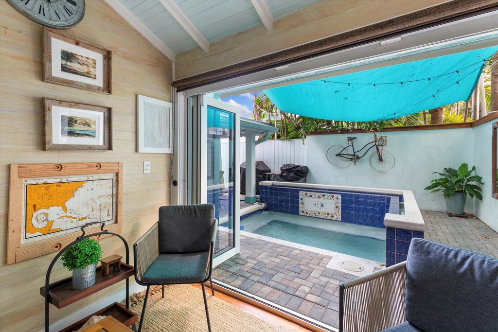 Key West, Florida, 33040, United States, 3 Bedrooms Bedrooms, ,1.5 BathroomsBathrooms,Residential,Forsale,1972001