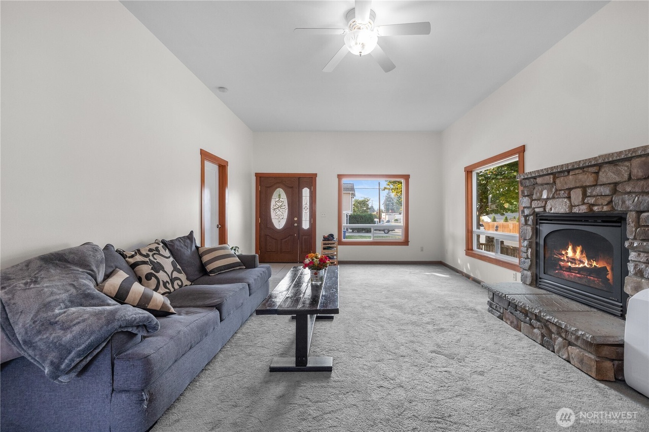 Granite Falls, Washington, 98252, United States, 3 Bedrooms Bedrooms, ,2 BathroomsBathrooms,Residential,Forsale,1965881