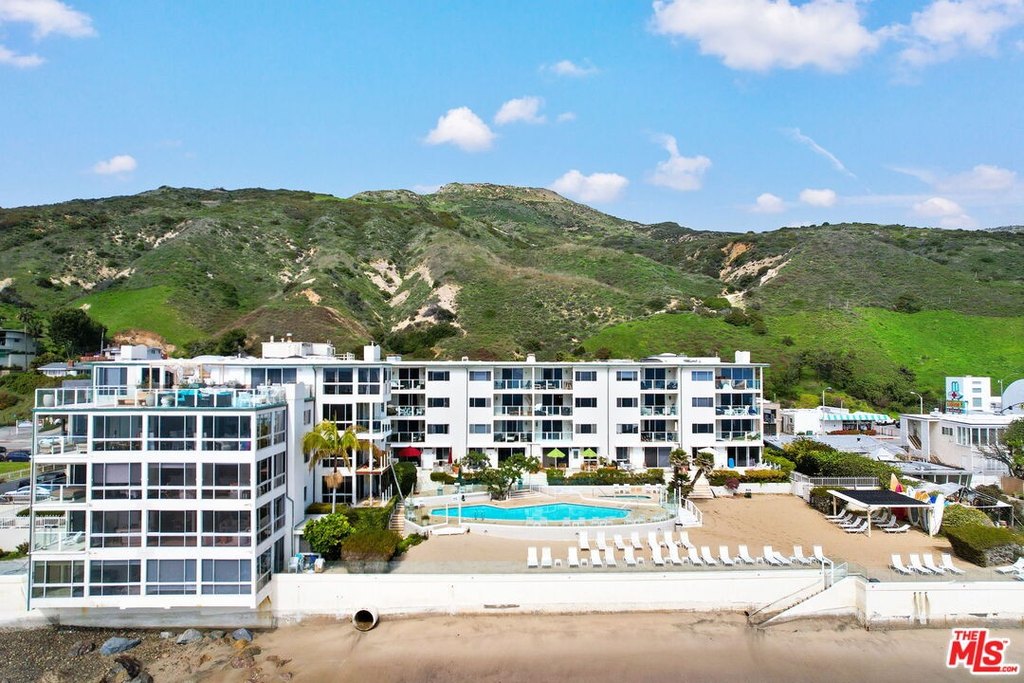 Malibu, California, 90265, United States, 2 Bedrooms Bedrooms, ,1 BathroomBathrooms,Residential,Forsale,1985963