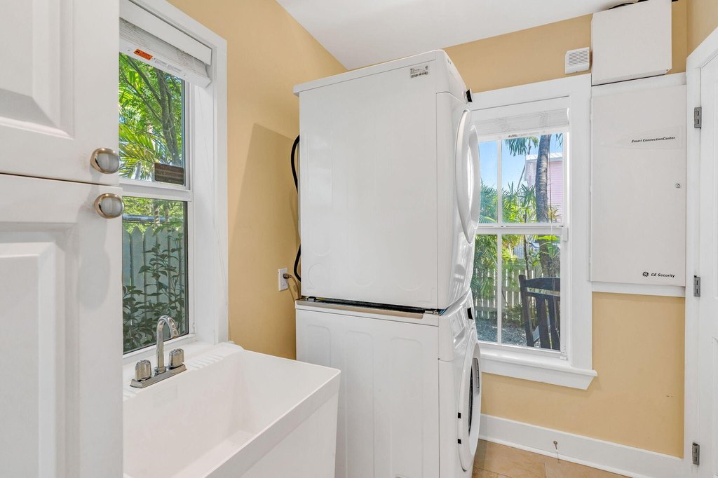 Key West, Florida, 33040, United States, 3 Bedrooms Bedrooms, ,3.5 BathroomsBathrooms,Residential,Forsale,2004350