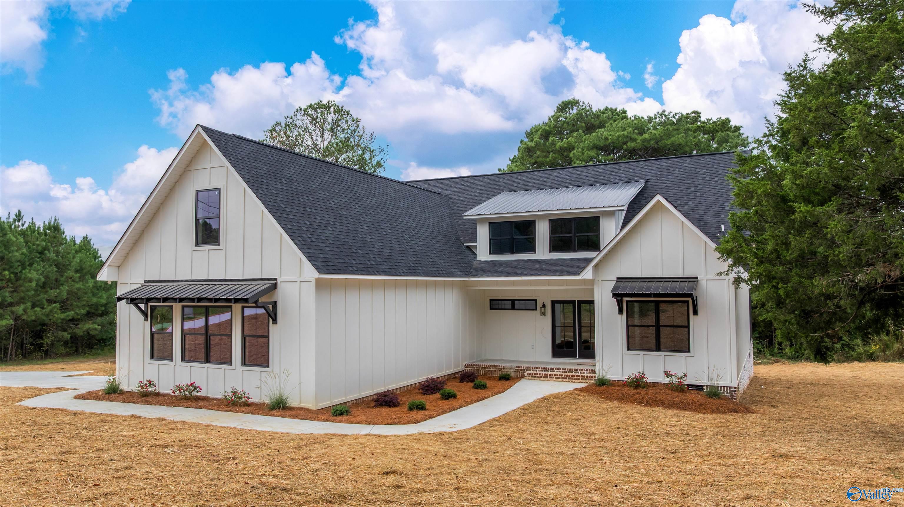 Fort Payne, Alabama, 35967, United States, 4 Bedrooms Bedrooms, ,3.5 BathroomsBathrooms,Residential,Forsale,2007685