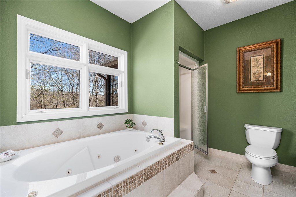 Byrdstown, Tennessee, 38549, United States, 3 Bedrooms Bedrooms, ,3 BathroomsBathrooms,Residential,Forsale,1967348