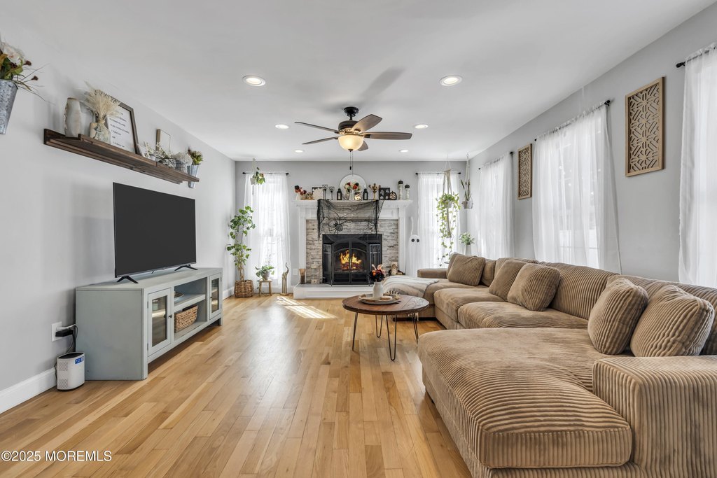 Island Heights, New Jersey, 08732, United States, 4 Bedrooms Bedrooms, ,2.5 BathroomsBathrooms,Residential,Forsale,1994045