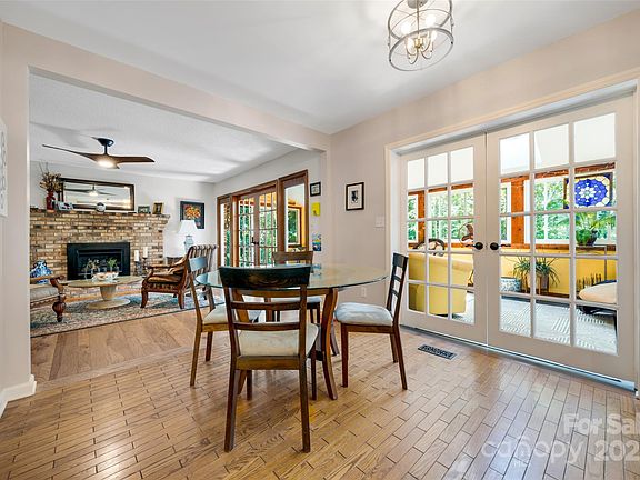 Mills River, North Carolina, 28759, United States, 3 Bedrooms Bedrooms, ,4 BathroomsBathrooms,Residential,Forsale,2004157