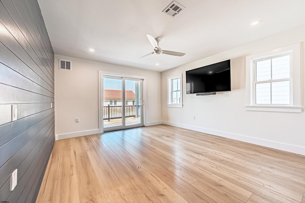 Ventnor, New Jersey, 08406, United States, 5 Bedrooms Bedrooms, ,4.5 BathroomsBathrooms,Residential,Forsale,1994142