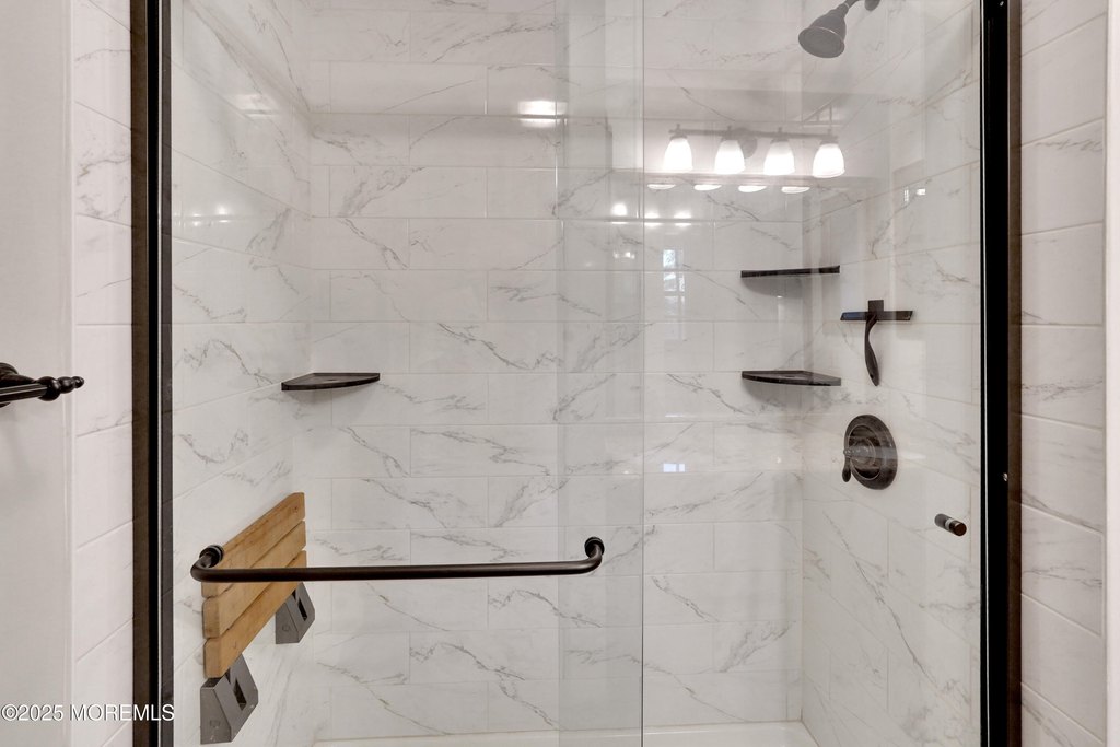 Red Bank, New Jersey, 07701, United States, 5 Bedrooms Bedrooms, ,3 BathroomsBathrooms,Residential,Forsale,1984553